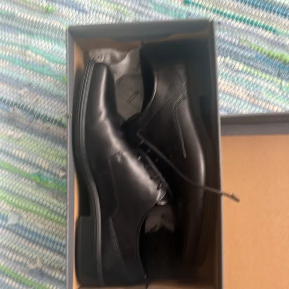 Ecco Men’s shoes 9-9.5 Business Casual Classic Black Men's Dress Shoes