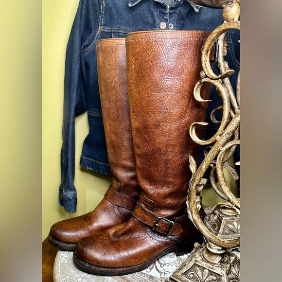 EUC Frye “Veronica” Backzip Leather Boots with Buckles and Snap Details Size 7.5