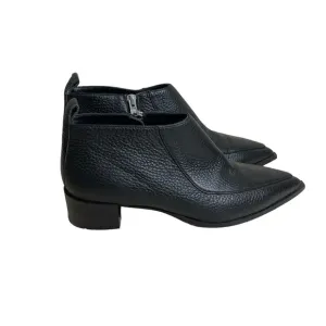 Everlane Everyone The Boss Boot Pebbled Leather Pointed Toes Ankle Boots