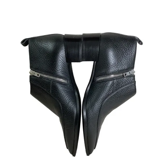 Everlane Everyone The Boss Boot Pebbled Leather Pointed Toes Ankle Boots