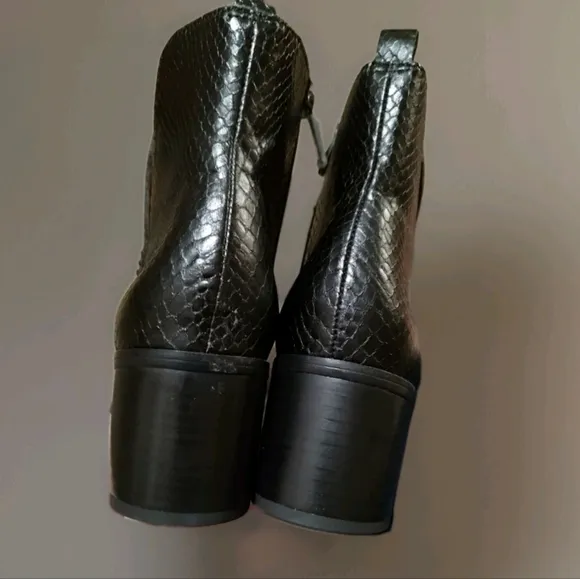 Franco Sarto Womens Block Heel Ankle Boots Faux Leather 9.5M Black(Snake Print?)