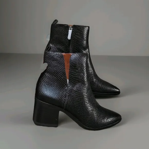 Franco Sarto Womens Block Heel Ankle Boots Faux Leather 9.5M Black(Snake Print?)
