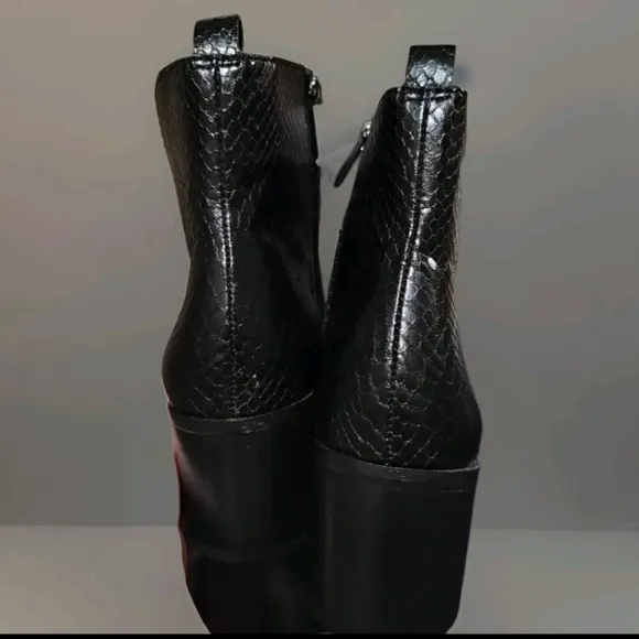 Franco Sarto Womens Block Heel Ankle Boots Faux Leather 9.5M Black(Snake Print?)