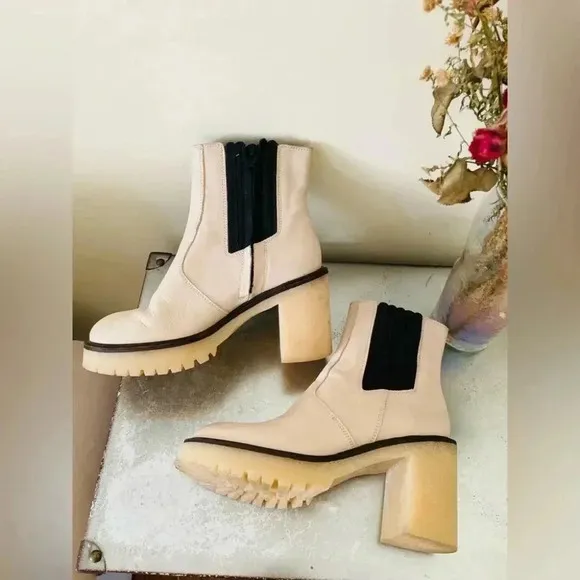 Free People James Chelsea Boots Size 38 Bone Leather NWOT