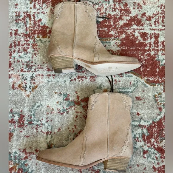 Free People New Frontier Western Boot heeled Suede Ankle Pink Tan size 8 8.5 38