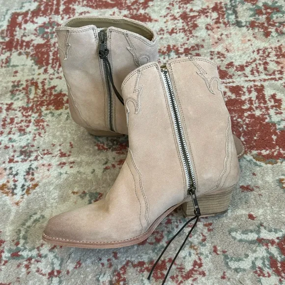 Free People New Frontier Western Boot heeled Suede Ankle Pink Tan size 8 8.5 38