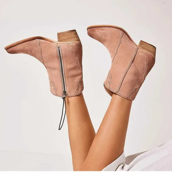 Free People New Frontier Western Boot heeled Suede Ankle Pink Tan size 8 8.5 38