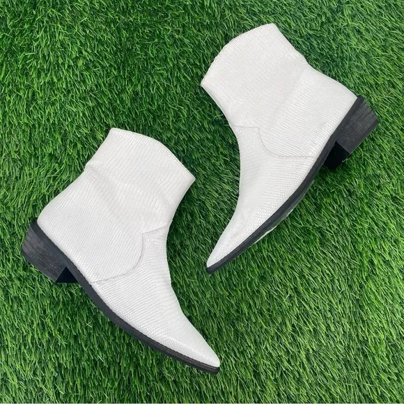 FREE PEOPLE NEW Luke Western White Croc Point Toe Zip Ankle Bootie Boot