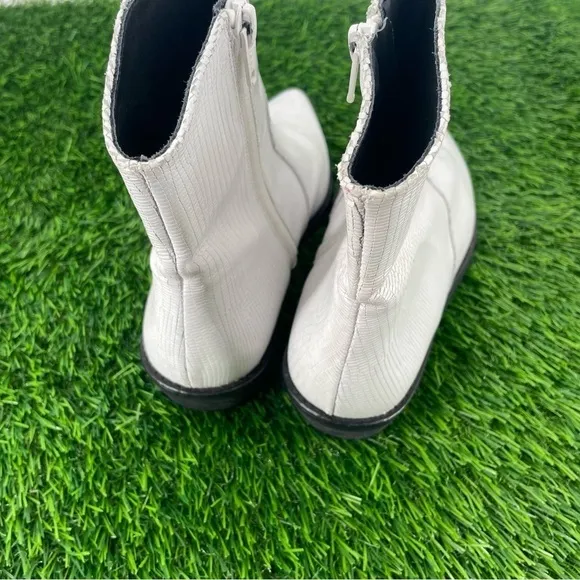 FREE PEOPLE NEW Luke Western White Croc Point Toe Zip Ankle Bootie Boot