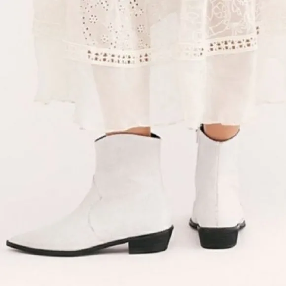 FREE PEOPLE NEW Luke Western White Croc Point Toe Zip Ankle Bootie Boot