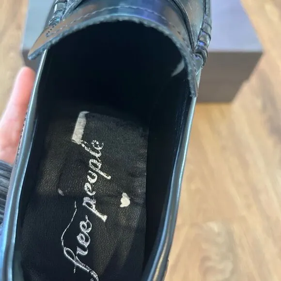 FREE PEOPLE black leather platform vintage loafers slip on shoes women’s 9 new