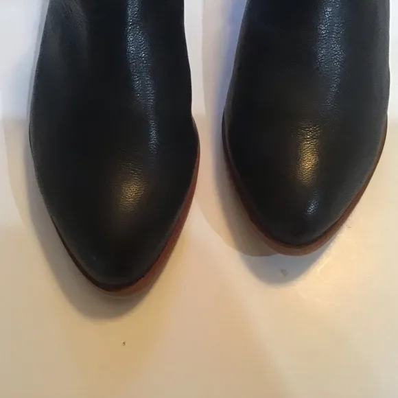 Frye &amp; Co Rubie Slip On Bootie Size 7M Black -New