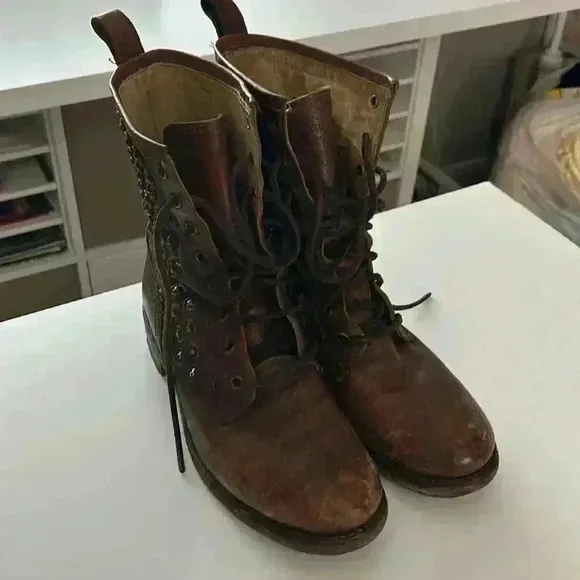 Frye boots brown combat shoes
