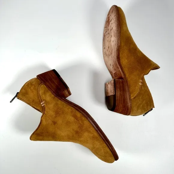 Frye Carson Shootie Suede Leather Slip On Ankle Booties Brandy Brown Tan Size 9M