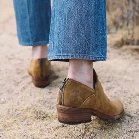 Frye Carson Shootie Suede Leather Slip On Ankle Booties Brandy Brown Tan Size 9M