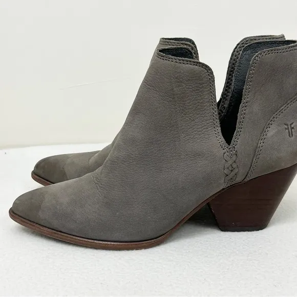 Frye Chelsea Reina Cut Out Bootie Ankle Boots Taupe  Size 8 M
