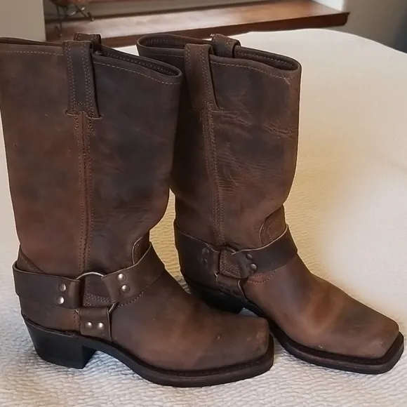 Frye Harness Boots NWOT 6.5
