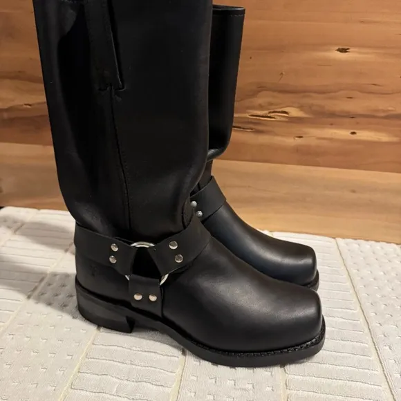 Frye Motorcycle Boots Black Size 7  NWOT