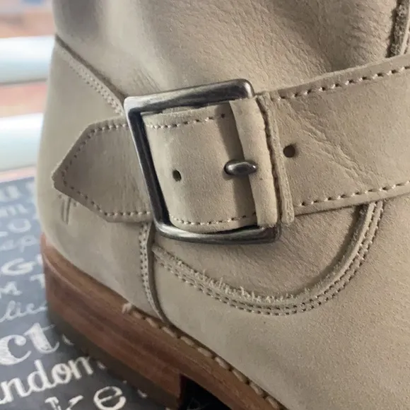 Frye Veronica leather booties size 6