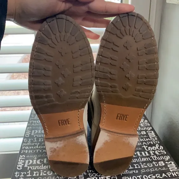 Frye Veronica leather booties size 6