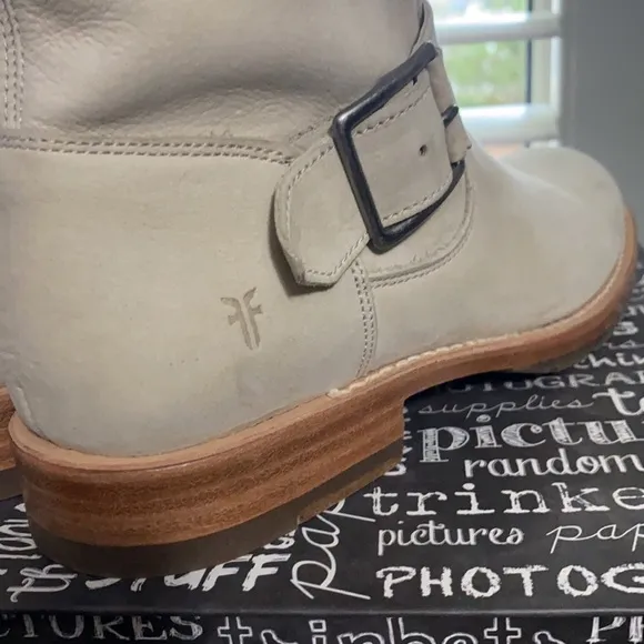Frye Veronica leather booties size 6