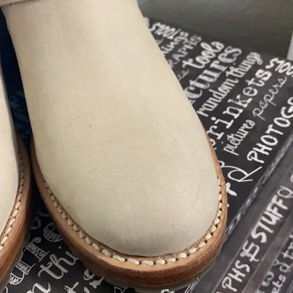 Frye Veronica leather booties size 6