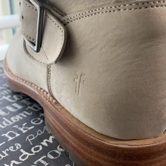 Frye Veronica leather booties size 6