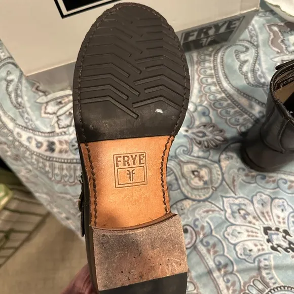 Frye Veronica shortie LIKE NEW!