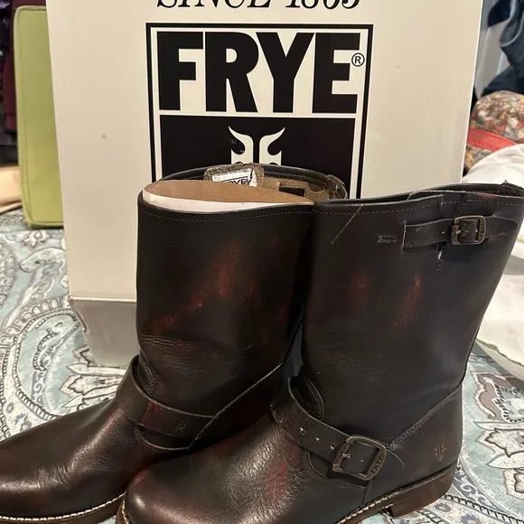 Frye Veronica shortie LIKE NEW!