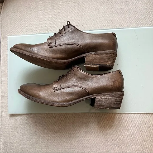 Frye woman’s leather shoes size 11