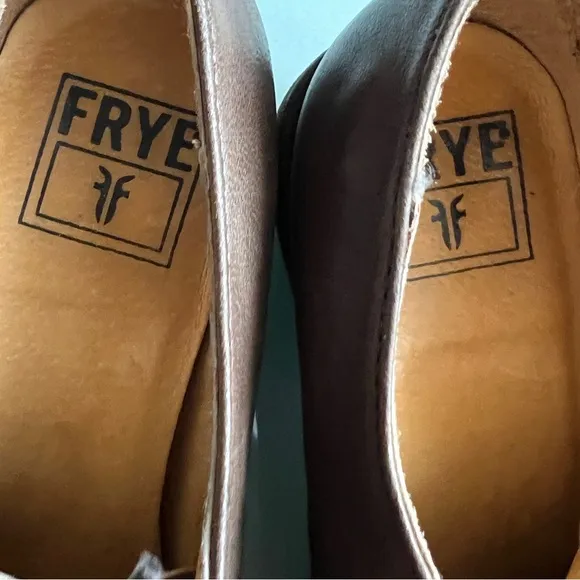 Frye woman’s leather shoes size 11