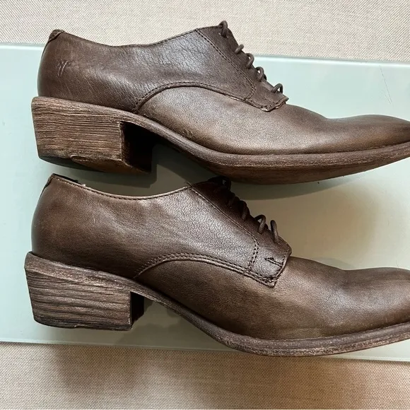 Frye woman’s leather shoes size 11