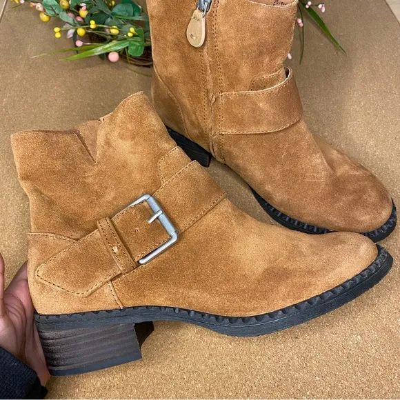 Gentle Souls Best Slit Moto Ankle Booties Shoes Size 6.5