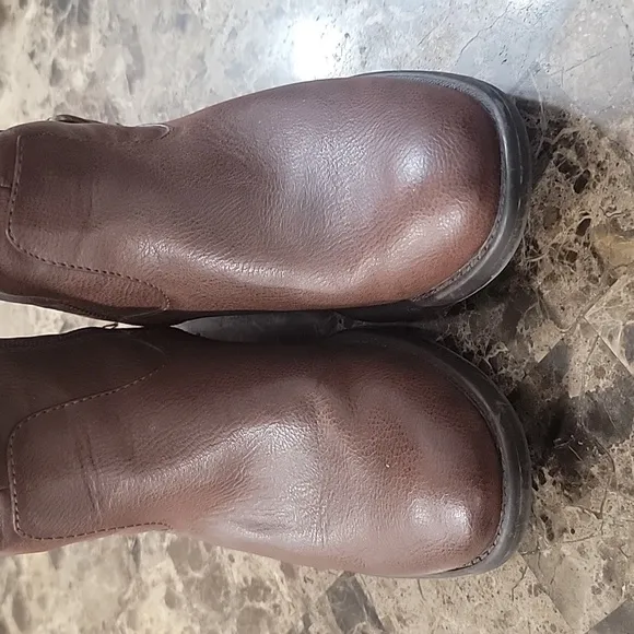 GH Bass NIB Women Josie Brown Faux Leather Riding Boots w/ Stretch Size US 8