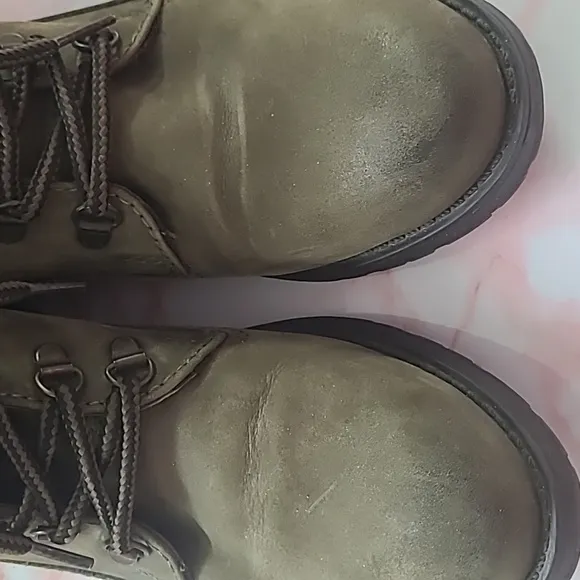 GUC Steve Madden Gantra Olive Green Leather Lace-Up Boots Sz 8.5M