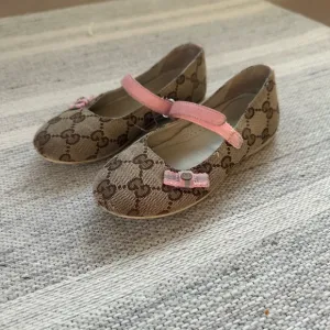 Gucci Brown and Pink Dress Shoes with Mary Jane Style and Distinctive Pattern