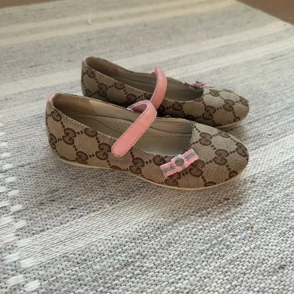 Gucci Brown and Pink Dress Shoes with Mary Jane Style and Distinctive Pattern