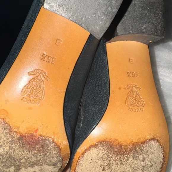 Gucci Vintage Navy Loafers with Gold Accent size 35 1/2