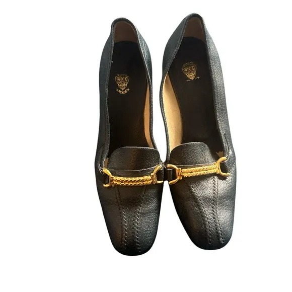 Gucci Vintage Navy Loafers with Gold Accent size 35 1/2