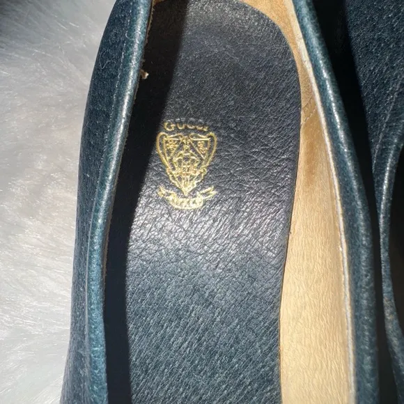 Gucci Vintage Navy Loafers with Gold Accent size 35 1/2
