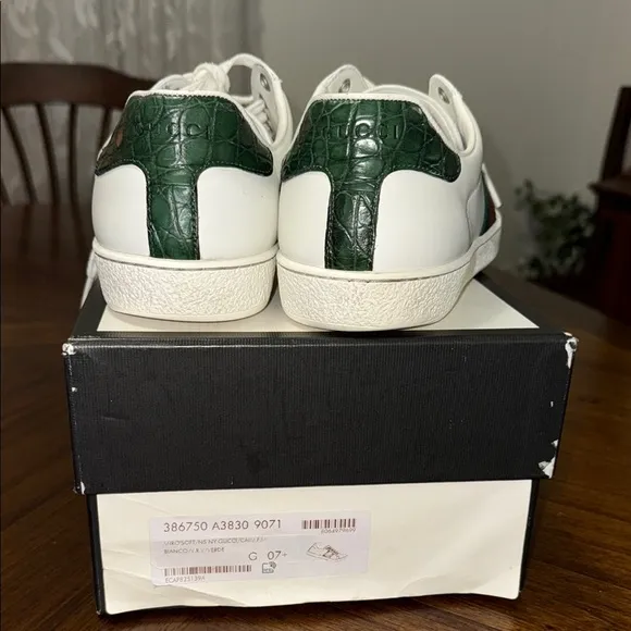 Gucci White and Green Ace Sneakers 👟