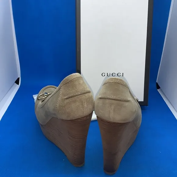 Gucci Women's Shoes 212901, Size EU 36C,6 US 6 UK 4- Beige/Tan suede horsebit