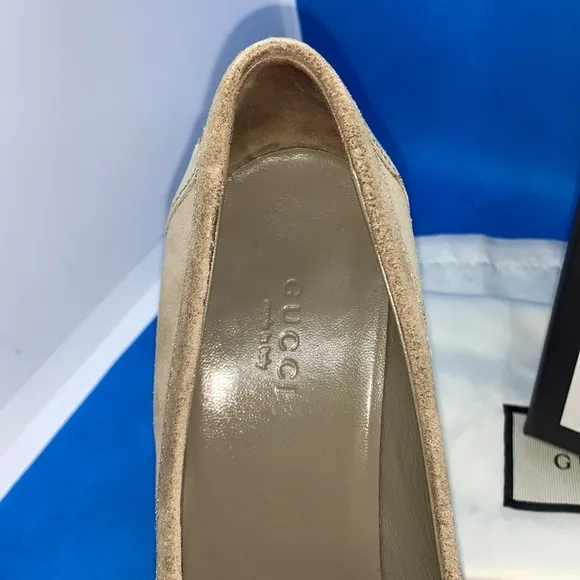 Gucci Women's Shoes 212901, Size EU 36C,6 US 6 UK 4- Beige/Tan suede horsebit
