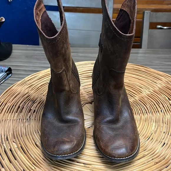 HARLEY- DAVIDSON LEATHER ANKLE BOOTS SIZE 6