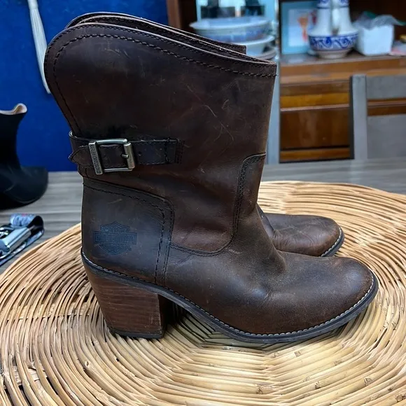 HARLEY- DAVIDSON LEATHER ANKLE BOOTS SIZE 6