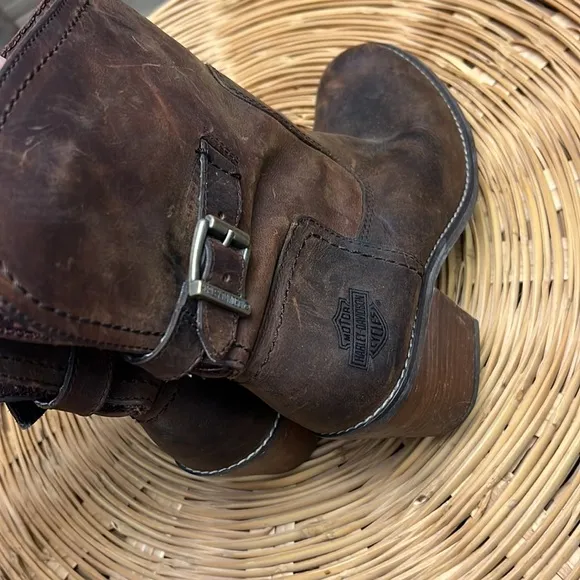 HARLEY- DAVIDSON LEATHER ANKLE BOOTS SIZE 6