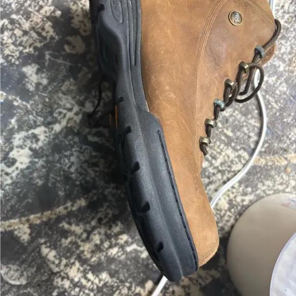 Helly Hansen Waterproof Nubuck Hiking Boots – Men’s Durable Outdoor Footwear