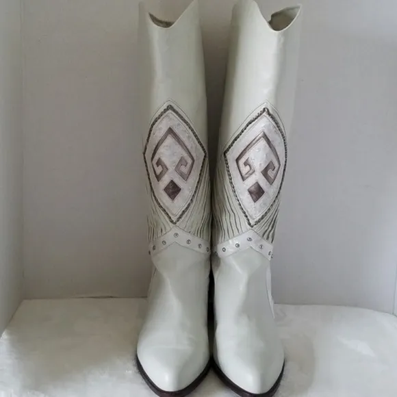 I.magnin Design Studio Leather Vintage White Embroidered Studs Boots NIB 8.5-9