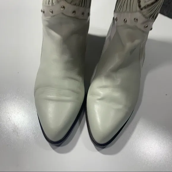 I.magnin Design Studio Leather Vintage White Embroidered Studs Boots NIB 8.5-9