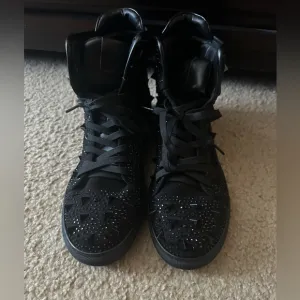 J75 SPIKE JUMP BOOTS
